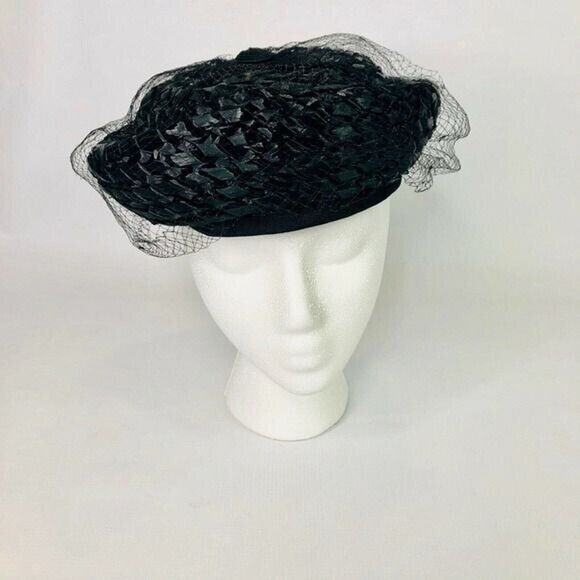 Miss Eileen Vintage Black Bumper Style Hat With Short Top Veil With Hat Pin - Picture 2 of 7